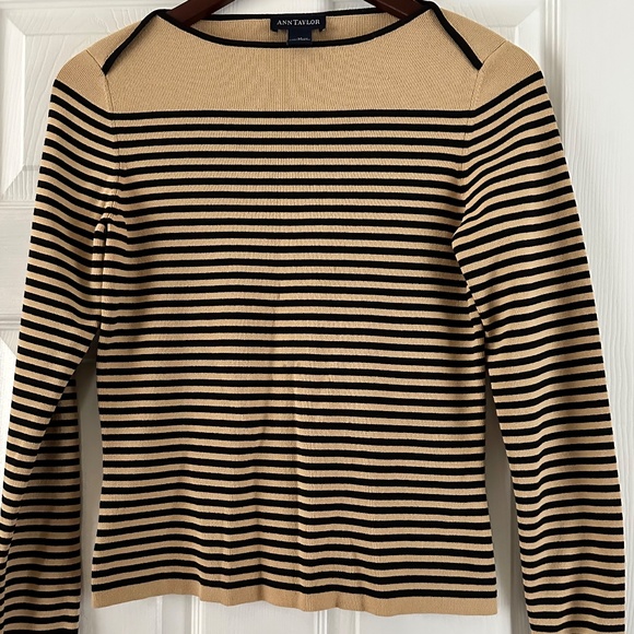 Ann Taylor Tops - Ann Taylor Women's Elegant Navy Blue Tan Stripe Pullover Top Size Medium NWOT
